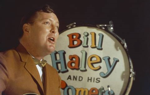 CIRCA 1960: Bill Haley poses for a portrait circa 1960. (Photo by Michael Ochs Archives/Getty Images)